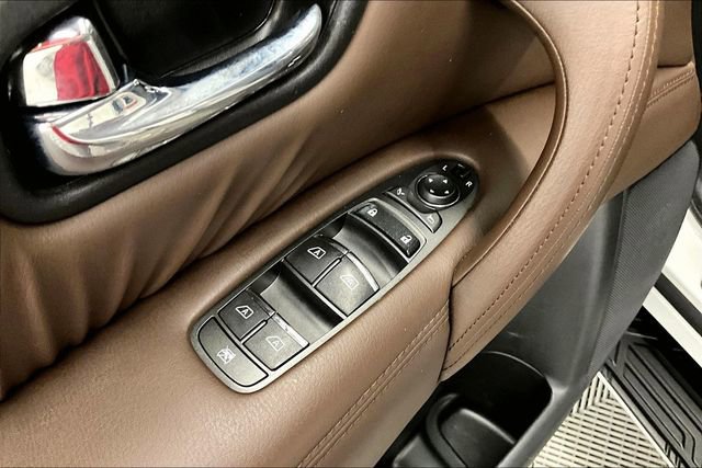 Used 2021 Nissan Armada Platinum image 32