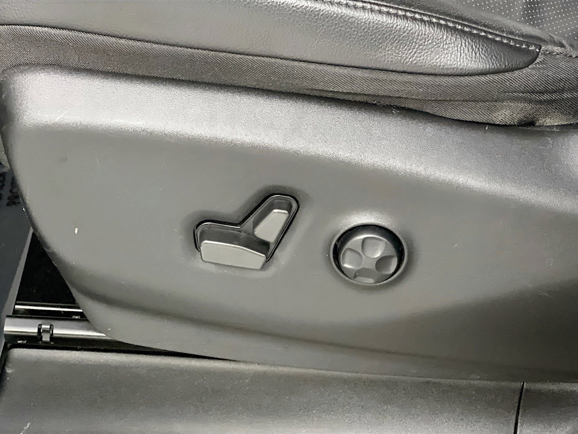 Used 2022 Chrysler Pacifica Touring-L image 16