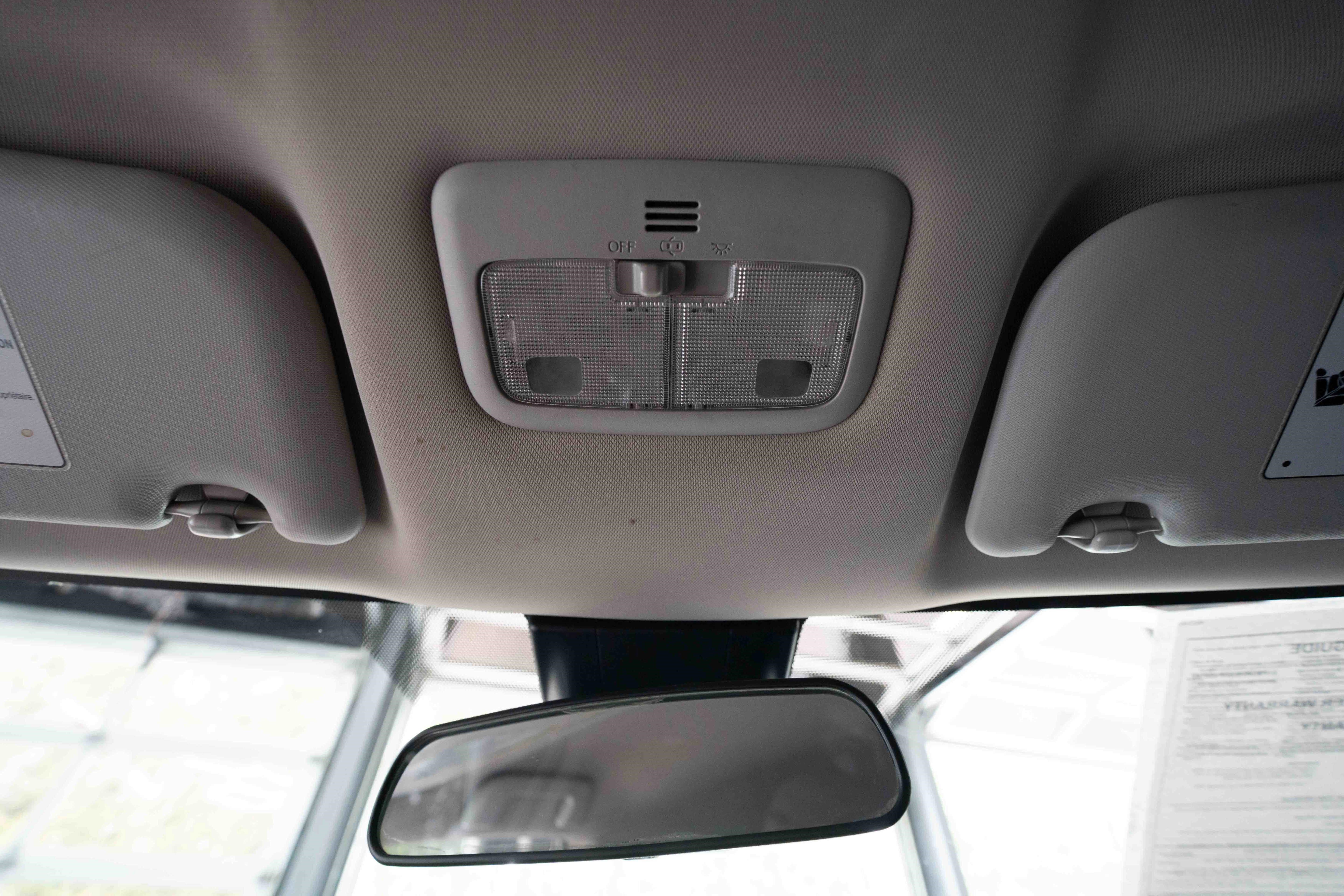 Used 2017 Toyota Corolla SE FWD image 18