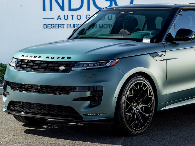 New 2025 Land Rover Range Rover Sport Dynamic SE AWD/4WD image 2