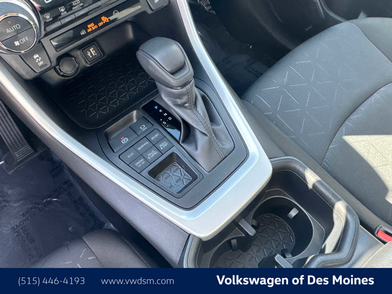 Used 2025 Toyota RAV4 XLE image 16