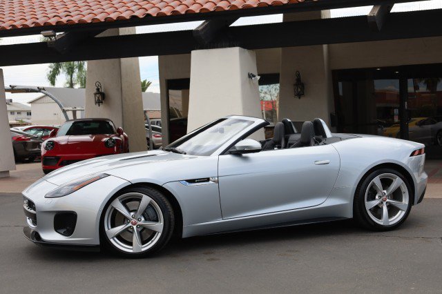 Used 2019 Jaguar F-TYPE R-Dynamic RWD image 5