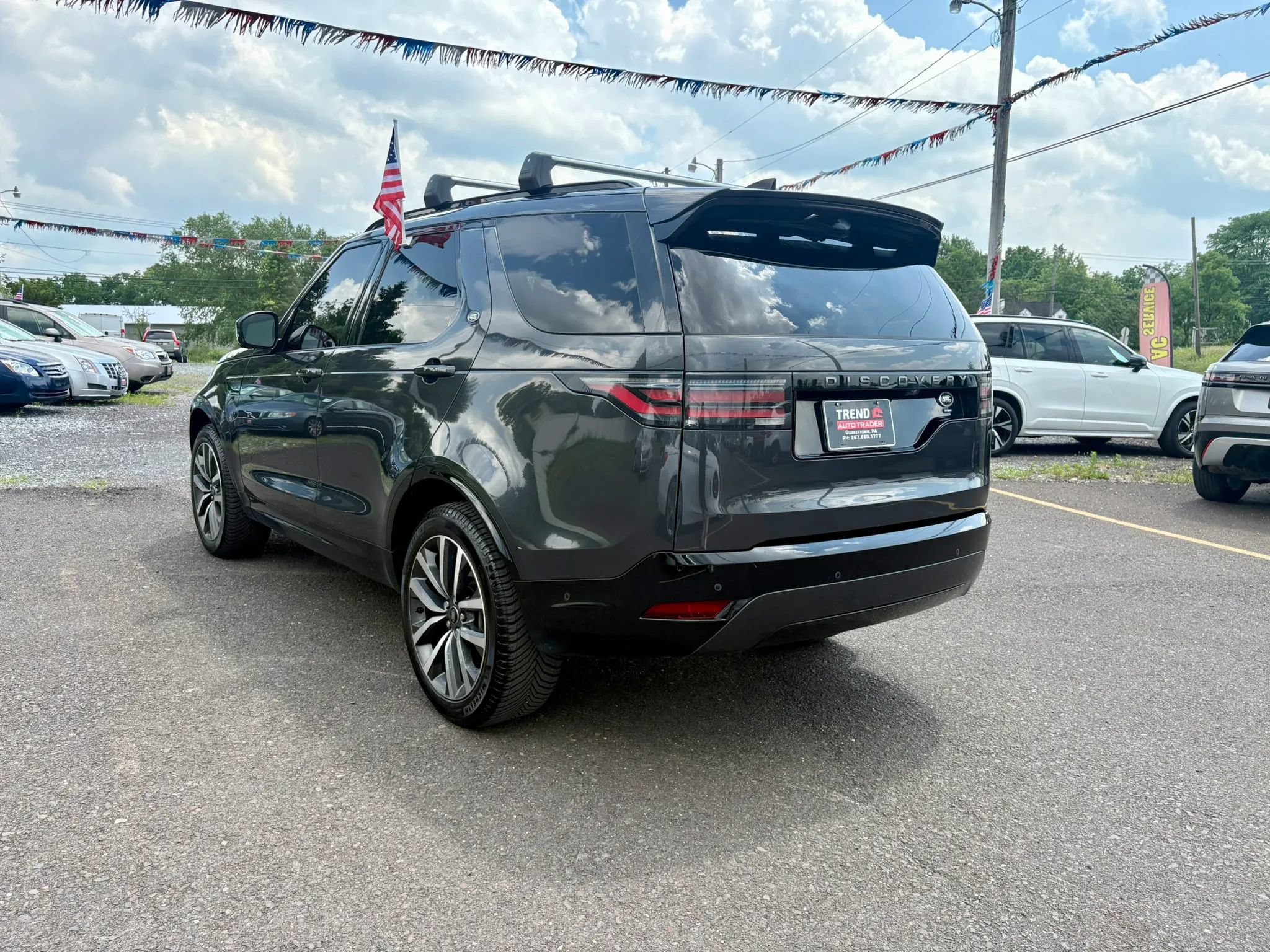 Used 2022 Land Rover Discovery S R-Dynamic AWD/4WD image 3