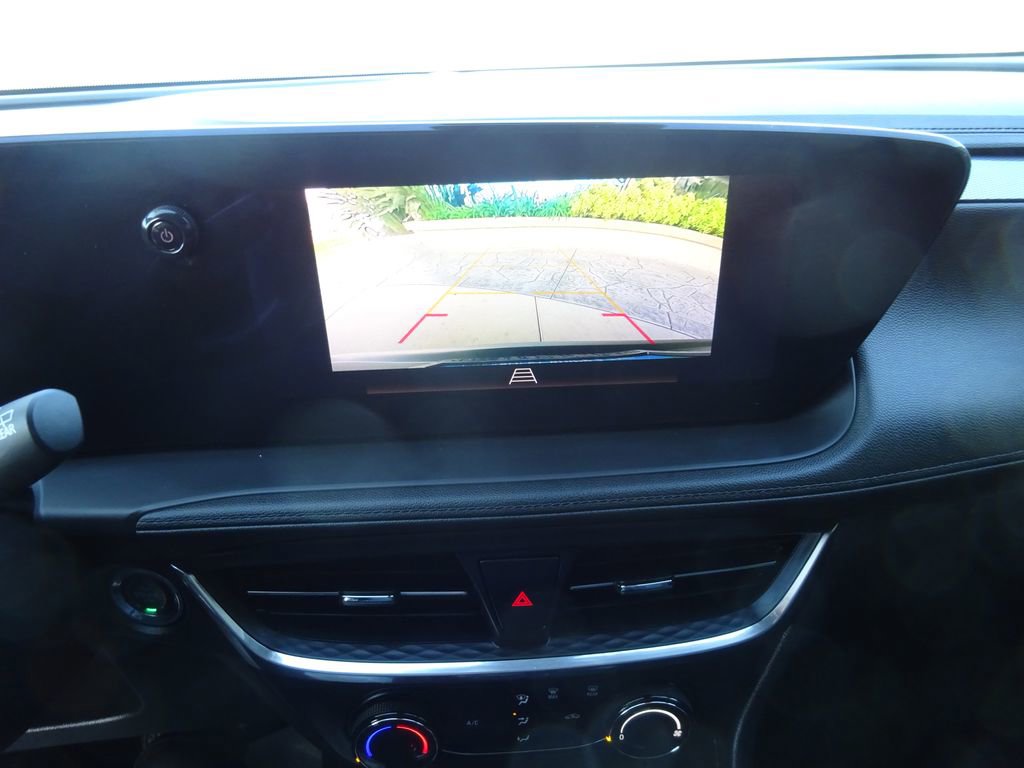 Certified 2024 Buick Encore GX Preferred FWD image 29