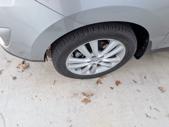 Used 2012 Hyundai Tucson Limited w/ Premium Pkg image 9
