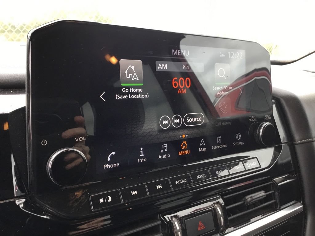 Used 2023 Nissan Pathfinder SL AWD/4WD image 23