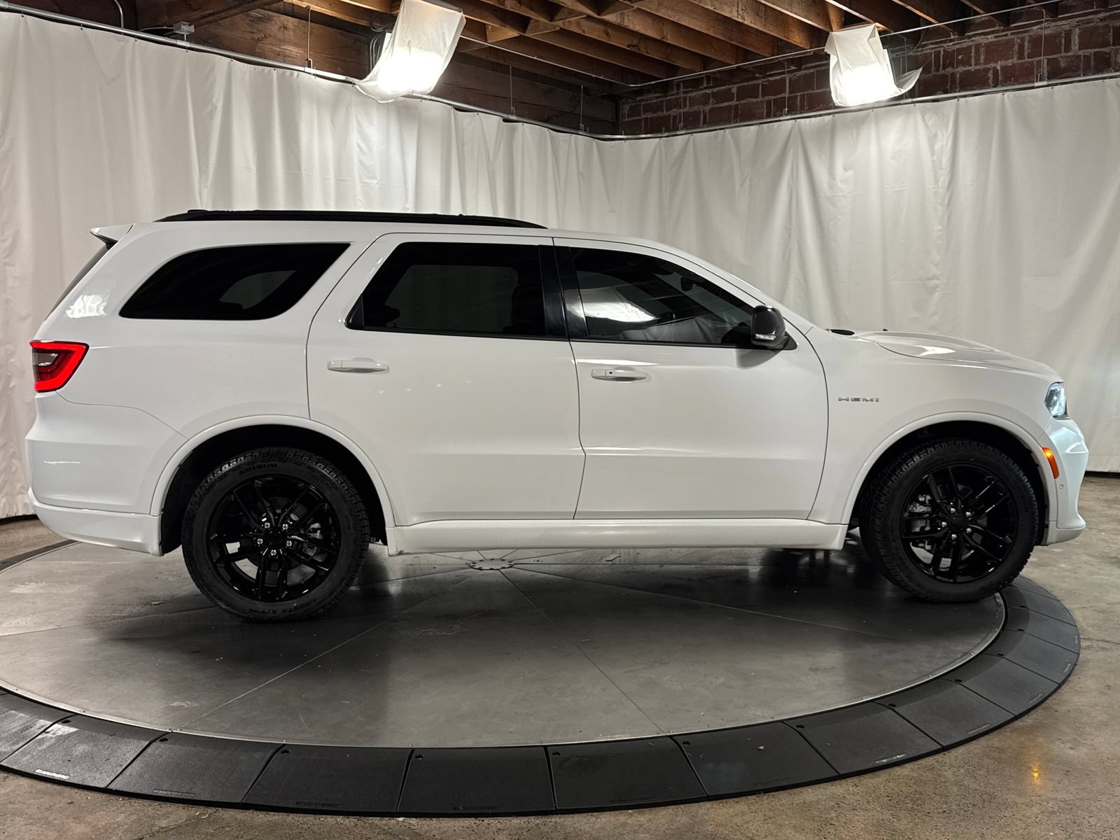 Used 2025 Dodge Durango R/T AWD/4WD image 24