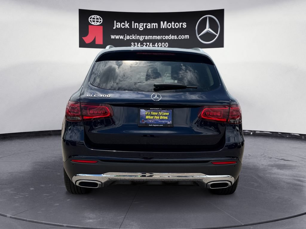 Used 2021 Mercedes-Benz GLC 300 image 4