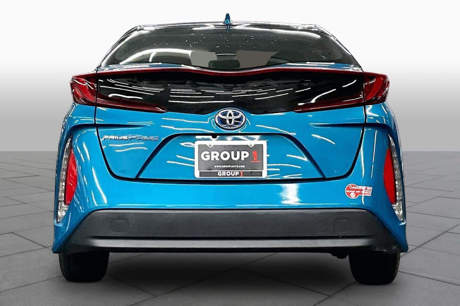 Used 2017 Toyota Prius Prime Premium w/ Carpet Mat Package FWD image 4