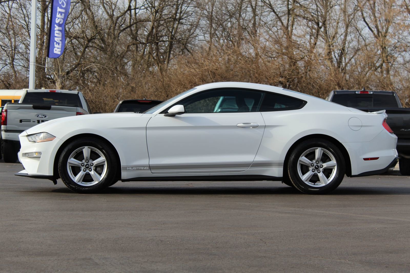 Used 2018 Ford Mustang EcoBoost image 3