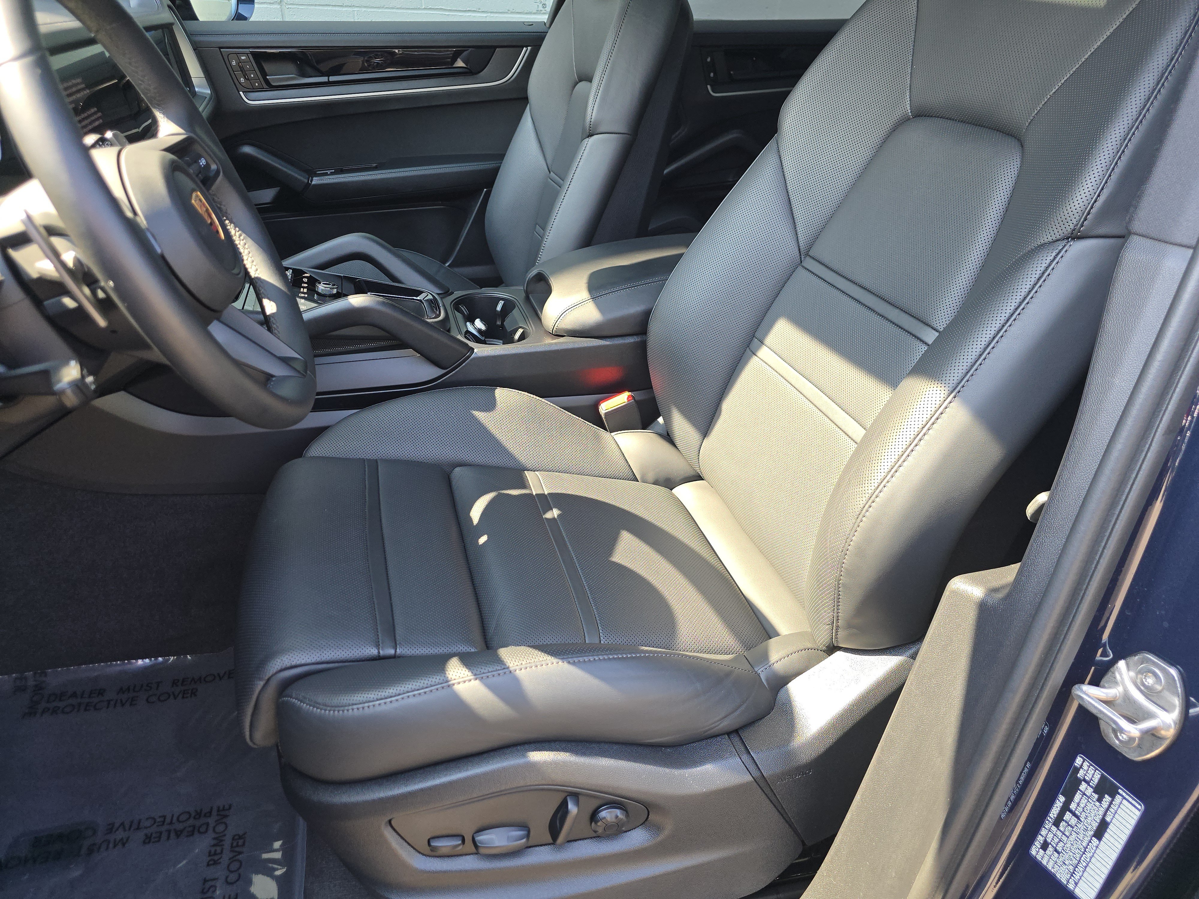 Certified 2026 Porsche Cayenne AWD/4WD image 5
