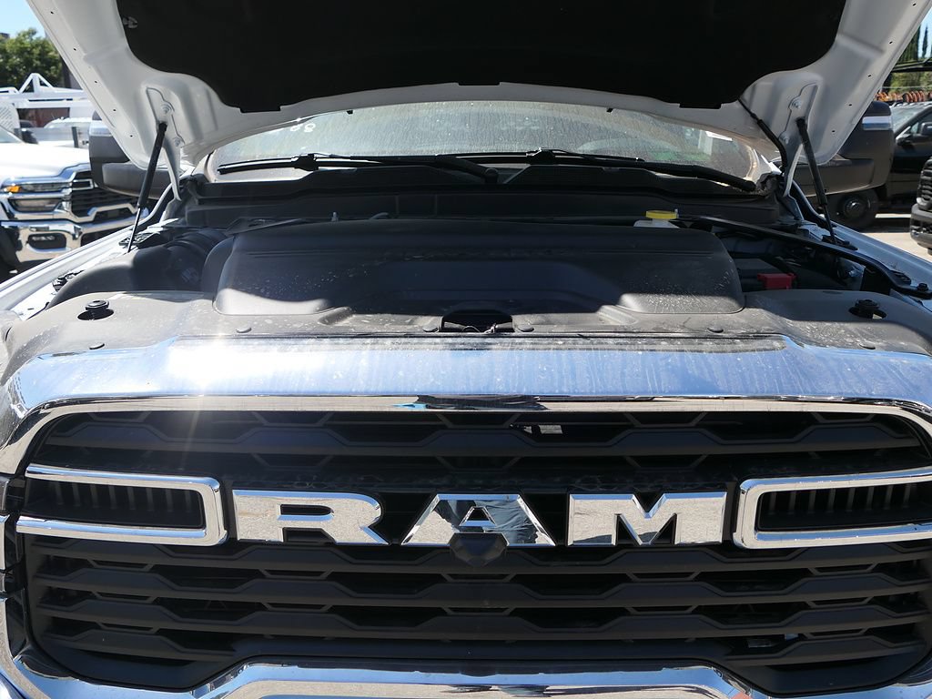 New 2026 RAM 5500 Tradesman w/ Chrome Appearance Group AWD/4WD image 29