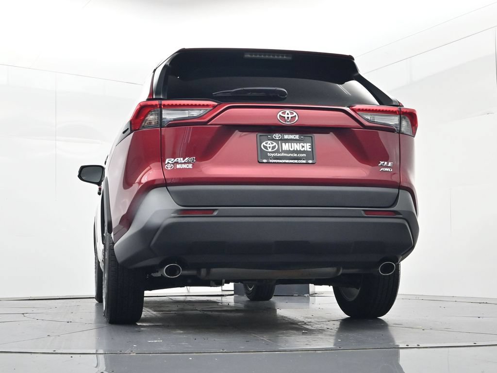 Used 2025 Toyota RAV4 XLE AWD/4WD image 49