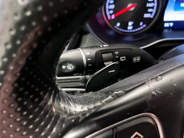 Used 2017 Mercedes-Benz GLC 300 4MATIC image 23