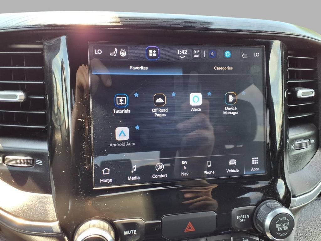 Used 2023 RAM 1500 Laramie w/ Off Road Group AWD/4WD image 7