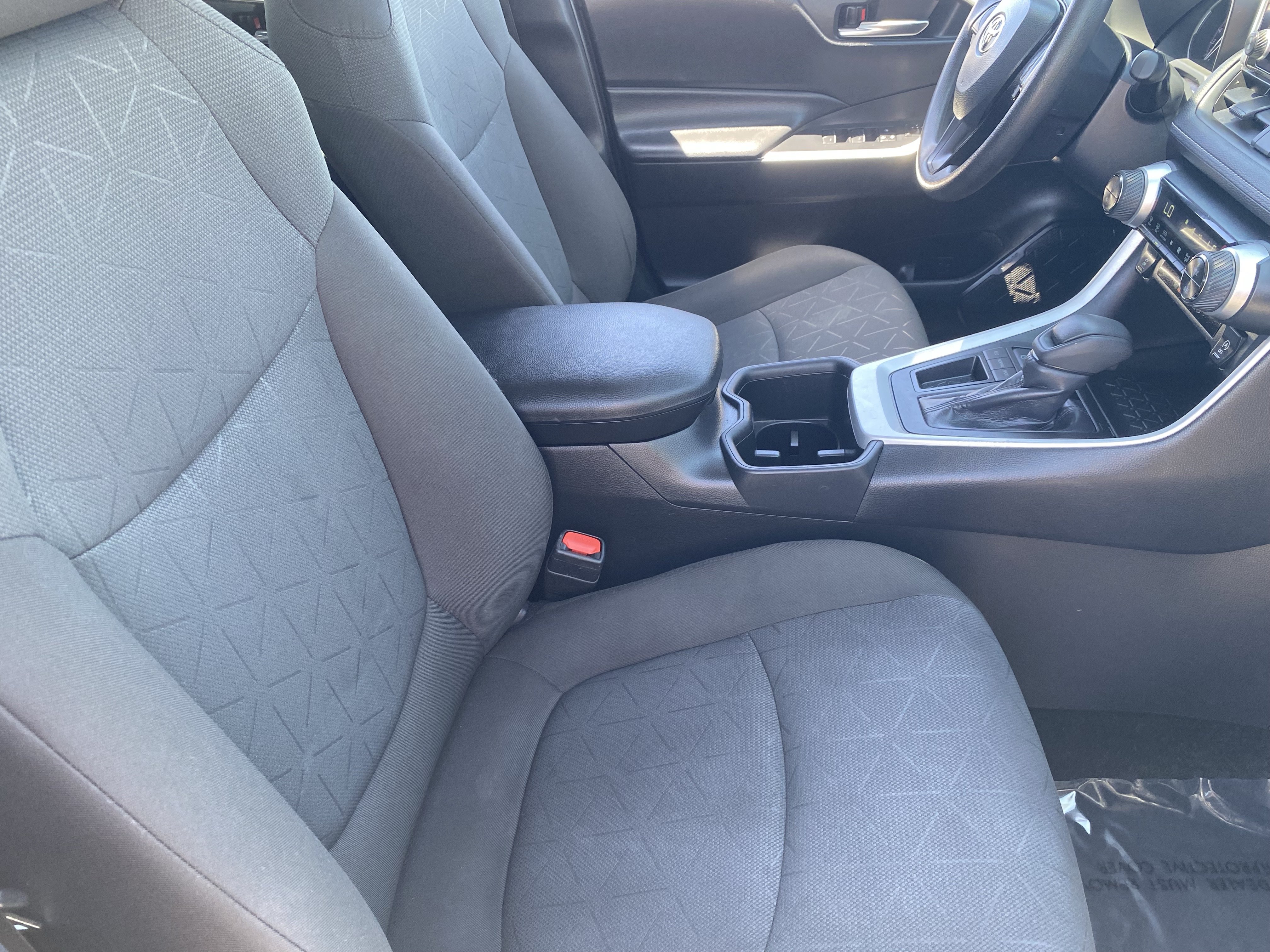 Used 2024 Toyota RAV4 XLE FWD image 10