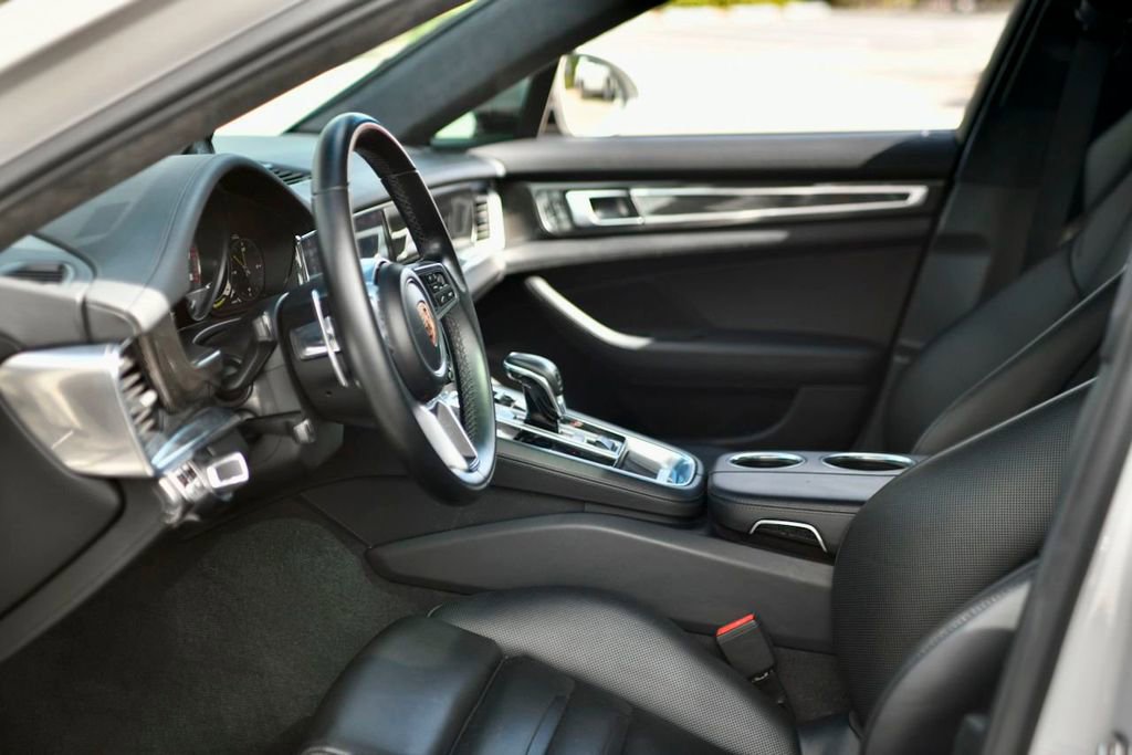 Used 2018 Porsche Panamera Turbo S image 30
