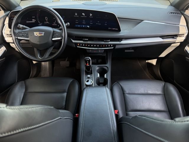 Used 2025 Cadillac XT4 Premium Luxury FWD image 11