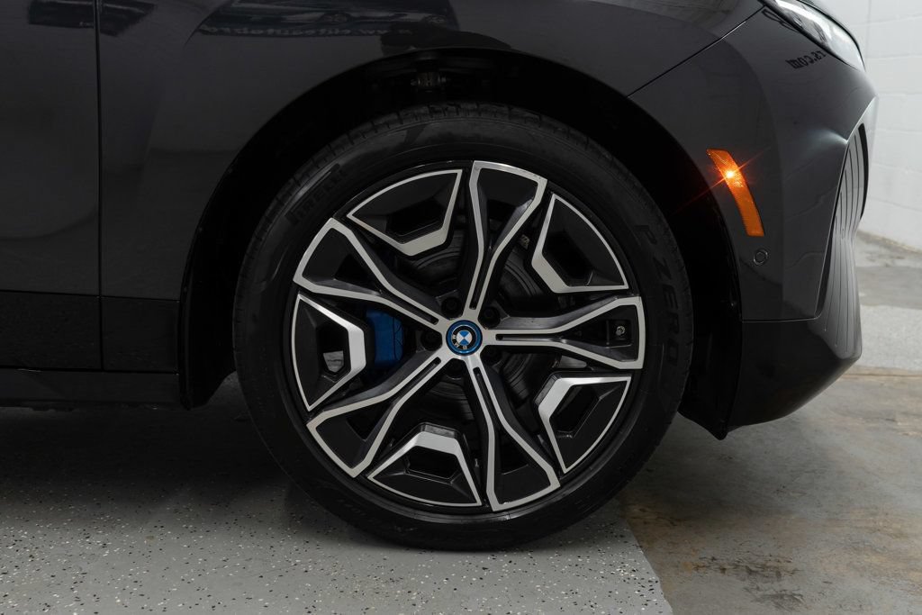 Used 2024 BMW iX xDrive50 w/ Premium Package AWD/4WD image 38