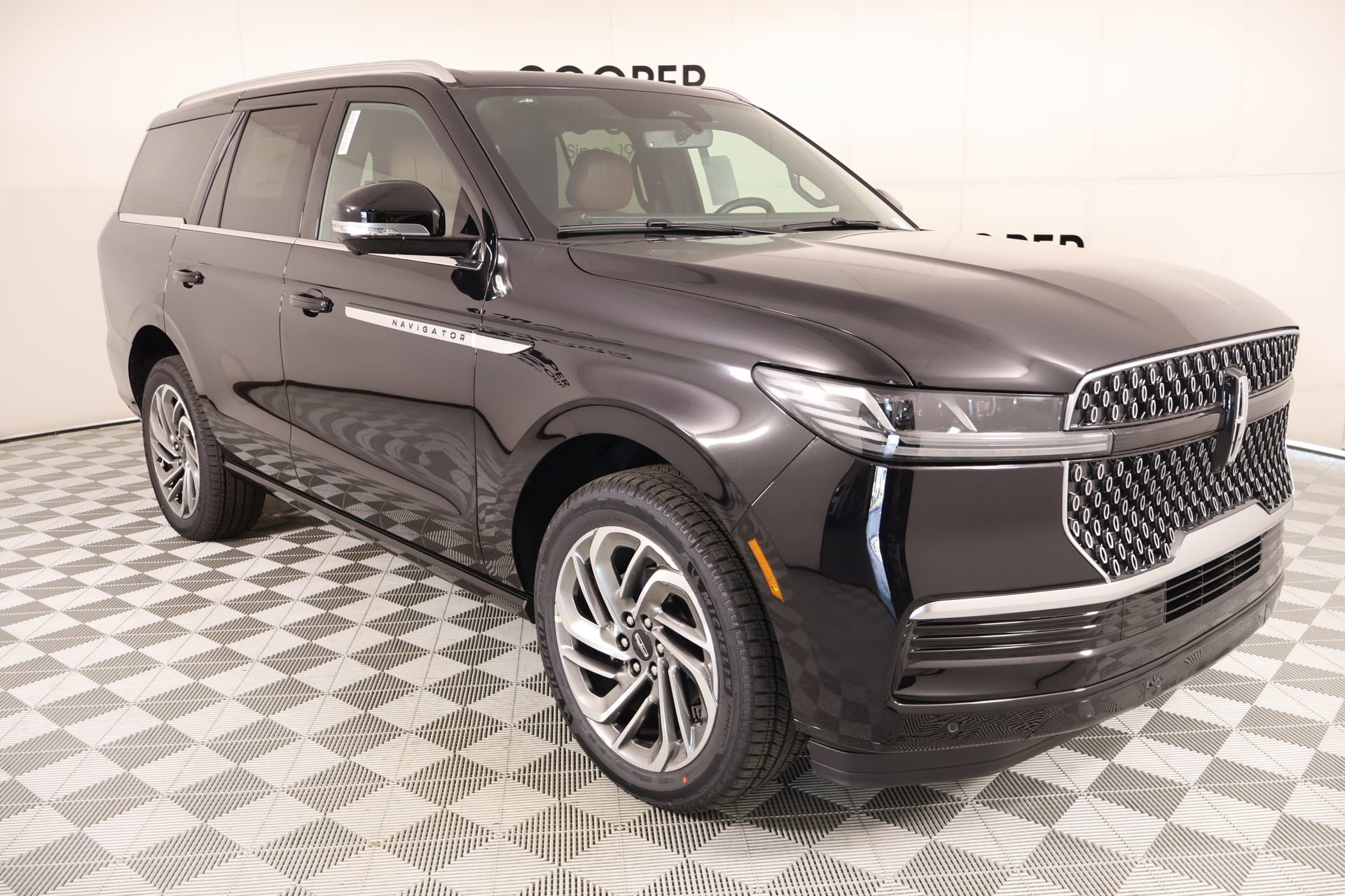 New 2026 Lincoln Navigator Reserve AWD/4WD image 1