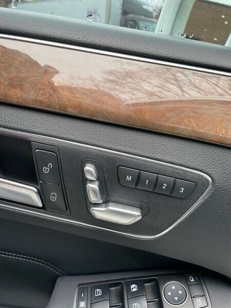 Used 2014 Mercedes-Benz E 350 4MATIC Sedan image 13