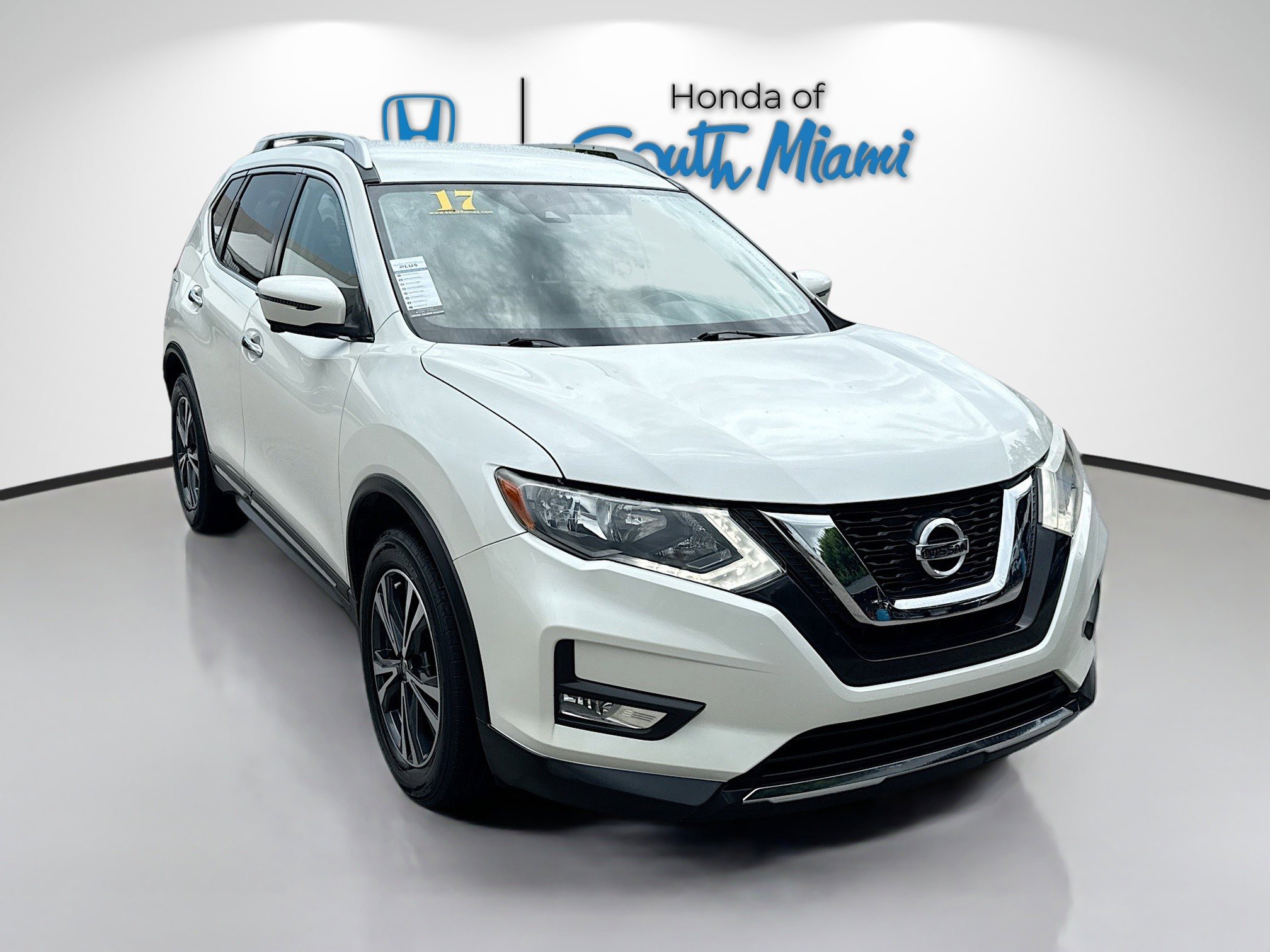 Used 2017 Nissan Rogue SL