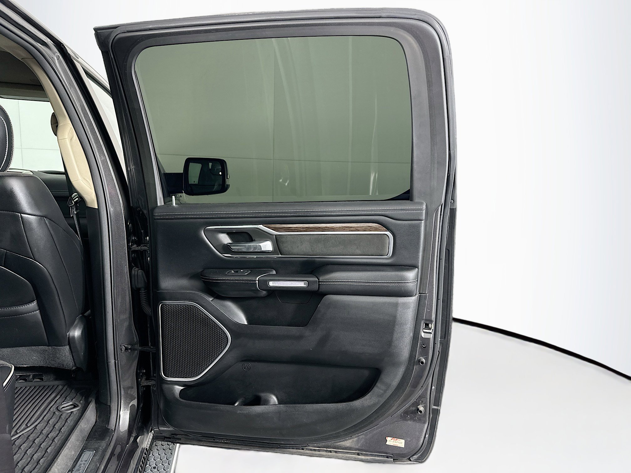 Used 2020 RAM 1500 Laramie image 29