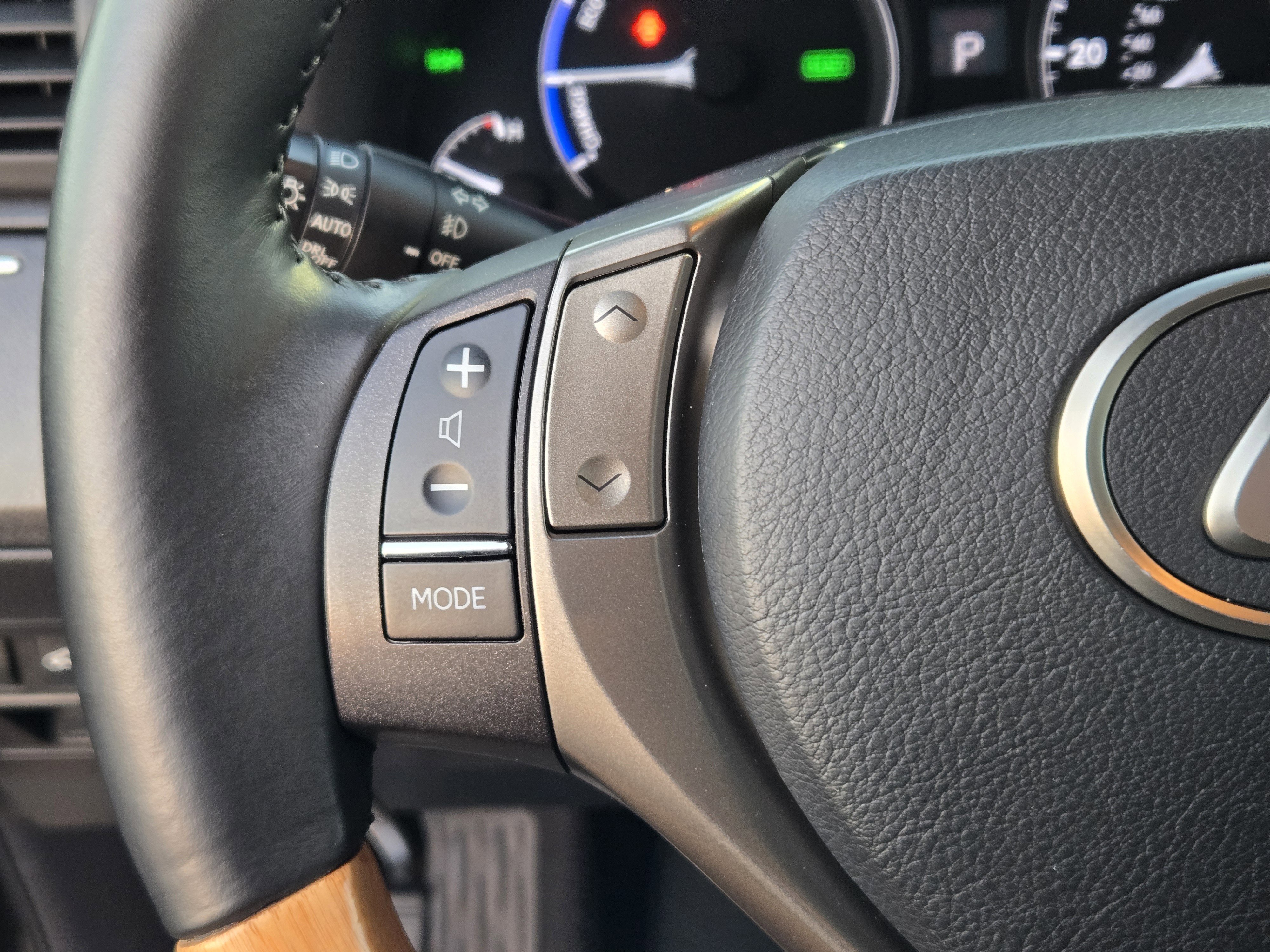 Used 2015 Lexus RX 450h Navigation, Premium Package image 33