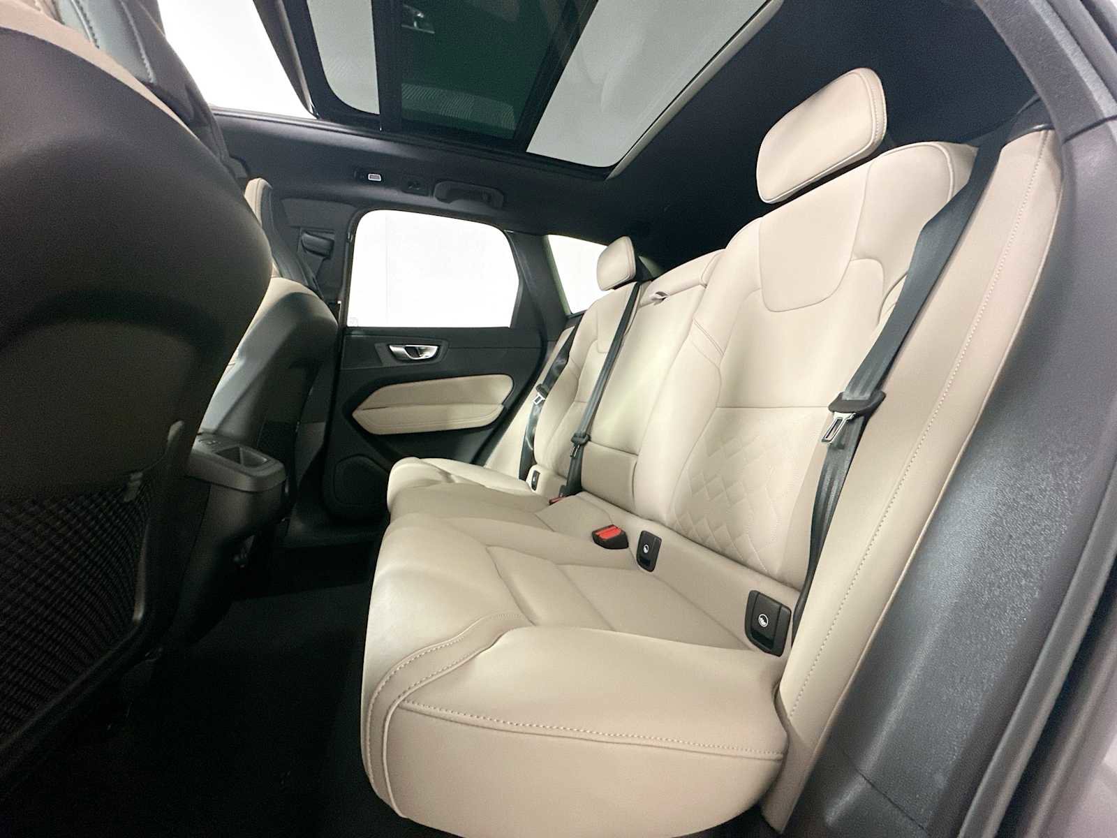 New 2026 Volvo XC60 B5 Plus w/ Climate Package image 23