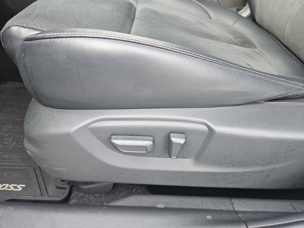 Used 2024 Mitsubishi Eclipse Cross SE image 17