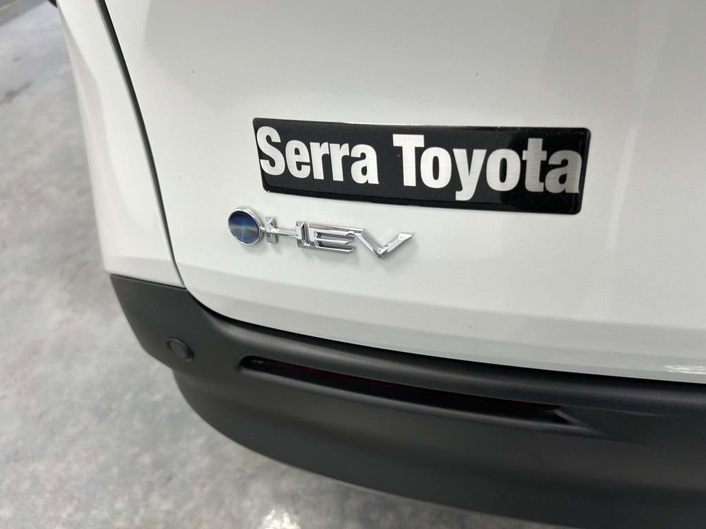 Used 2026 Toyota Sienna XLE FWD image 10