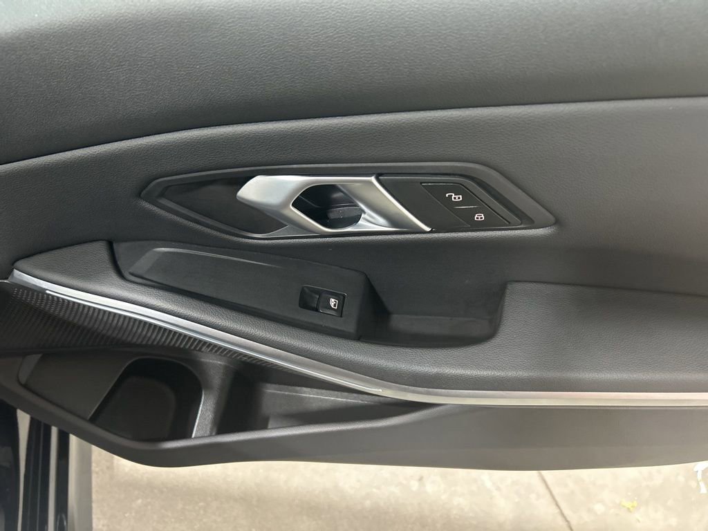 Used 2025 BMW 330i xDrive Sedan image 23