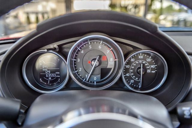 Used 2016 MAZDA MX-5 Miata Club RWD image 24