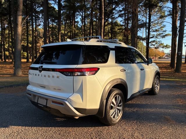 Used 2023 Nissan Pathfinder SL image 3