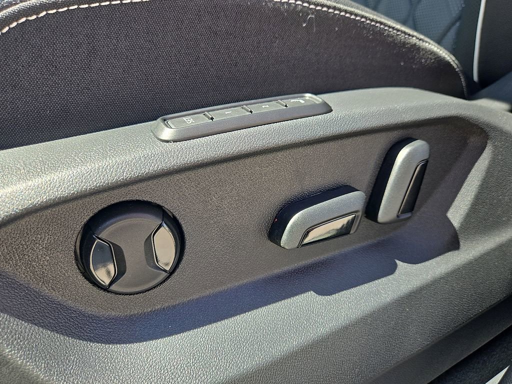 Used 2025 Volkswagen Atlas SEL Premium R-Line image 20