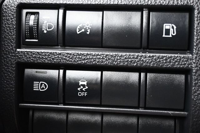 Used 2025 Toyota 4Runner SR5 AWD/4WD image 22