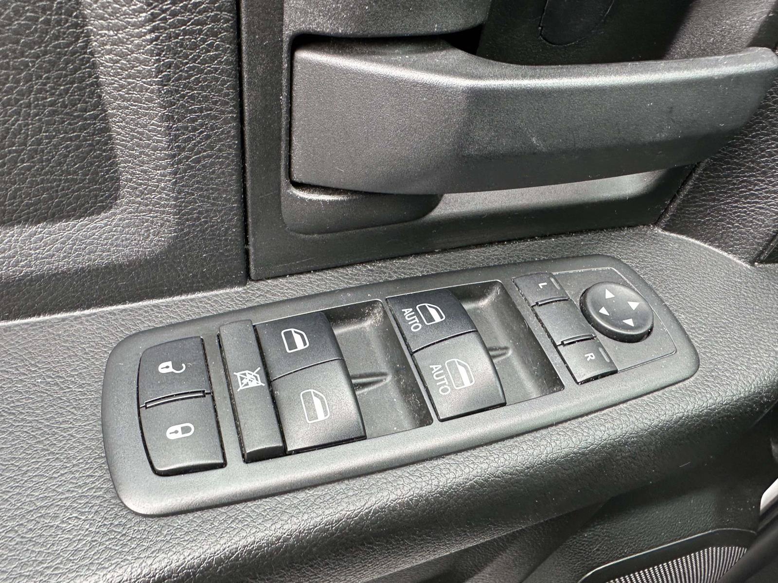 Used 2019 RAM 1500 Express AWD/4WD image 30