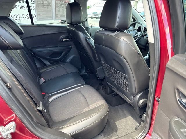 Used 2017 Chevrolet Trax LT w/ LT Convenience Package FWD image 22