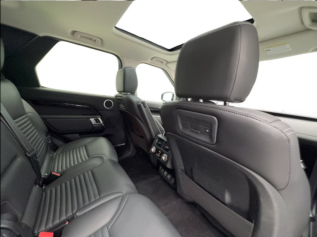 Used 2023 Land Rover Discovery S AWD/4WD image 28