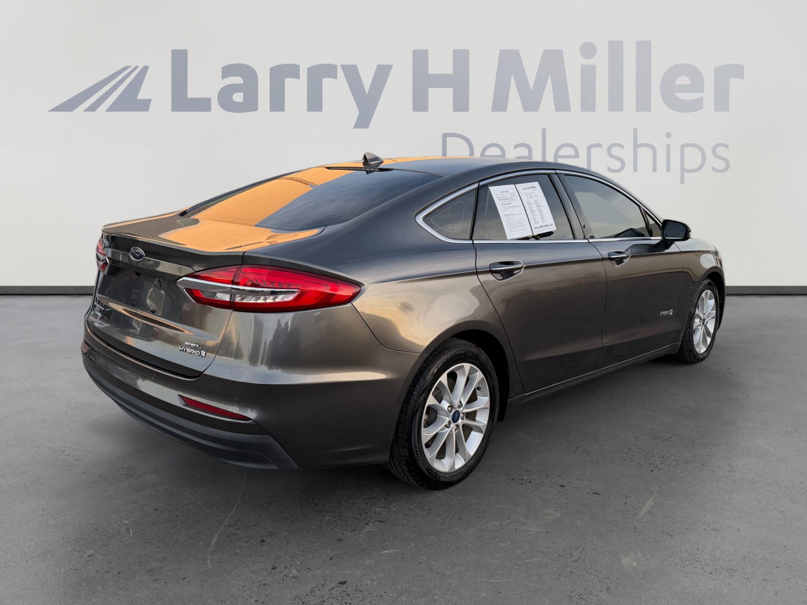 Used 2019 Ford Fusion SEL FWD image 5