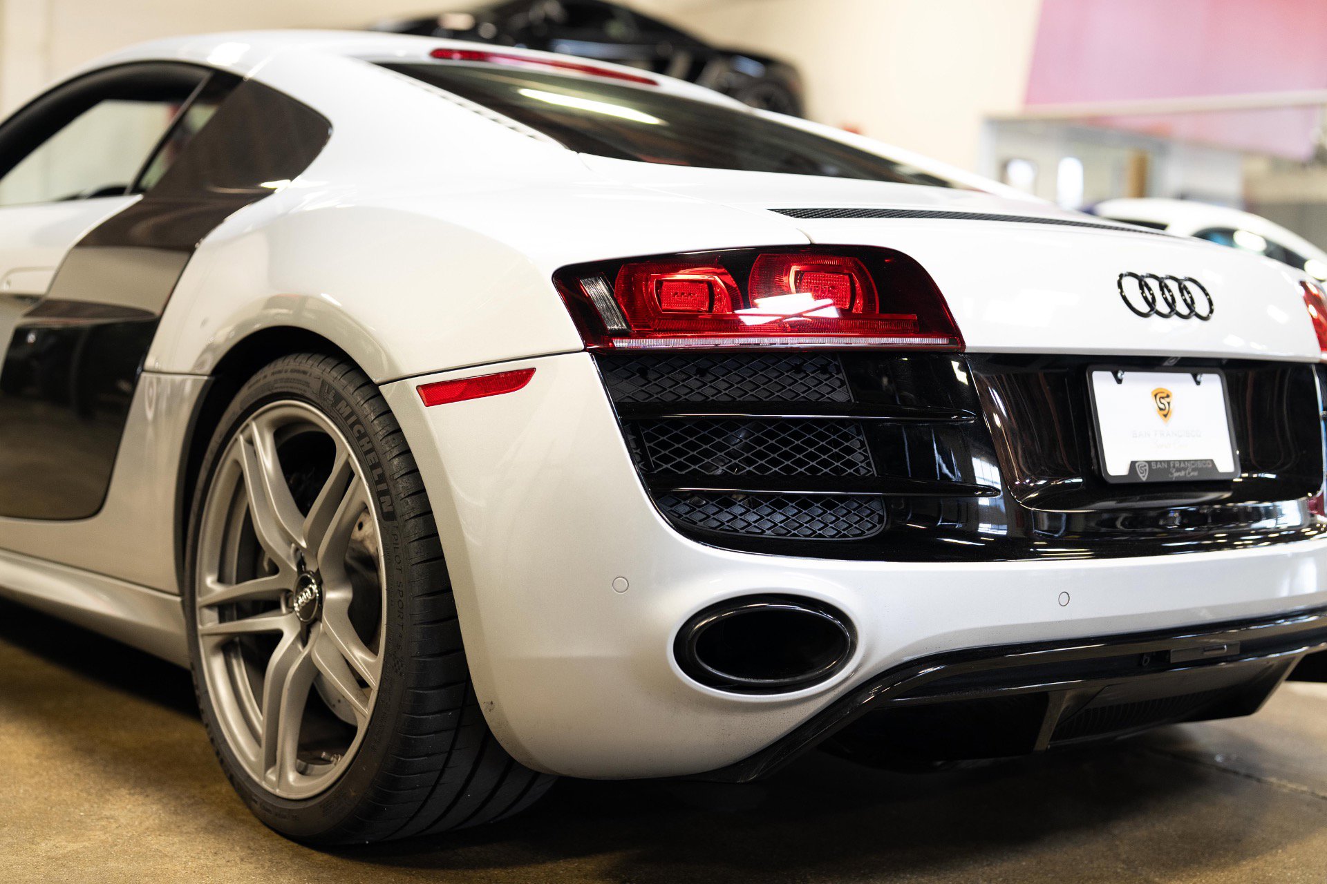 Used 2011 Audi R8 V10 image 25