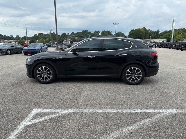 Used 2018 Maserati Levante image 4