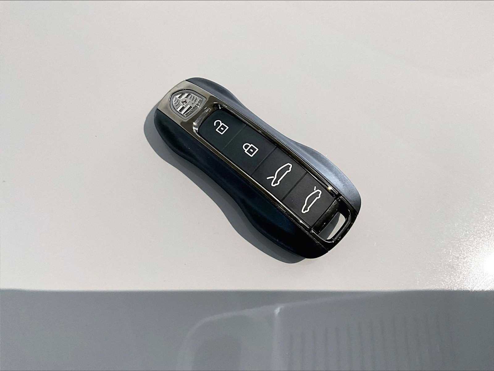 Used 2025 Porsche Taycan Turbo image 35