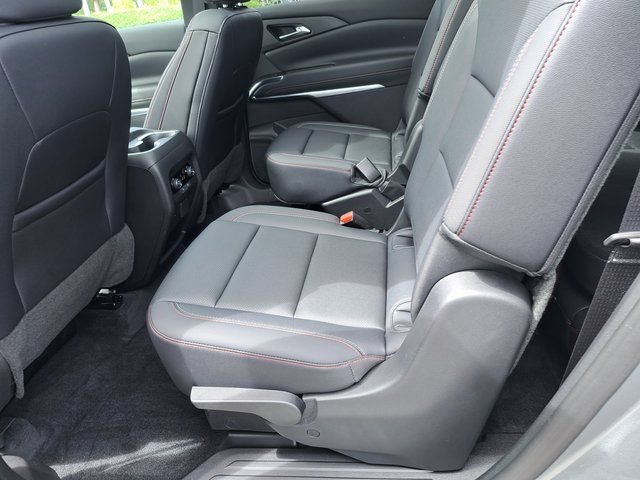 Used 2025 Chevrolet Traverse Z71 w/ Driver Confidence Package AWD/4WD image 27