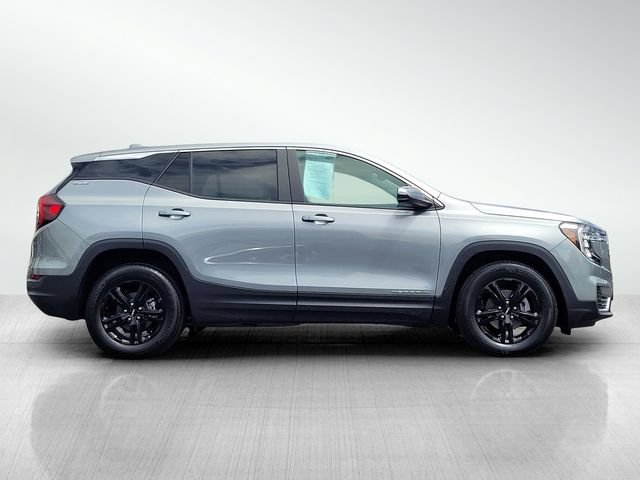 Used 2024 GMC Terrain SLE FWD image 3