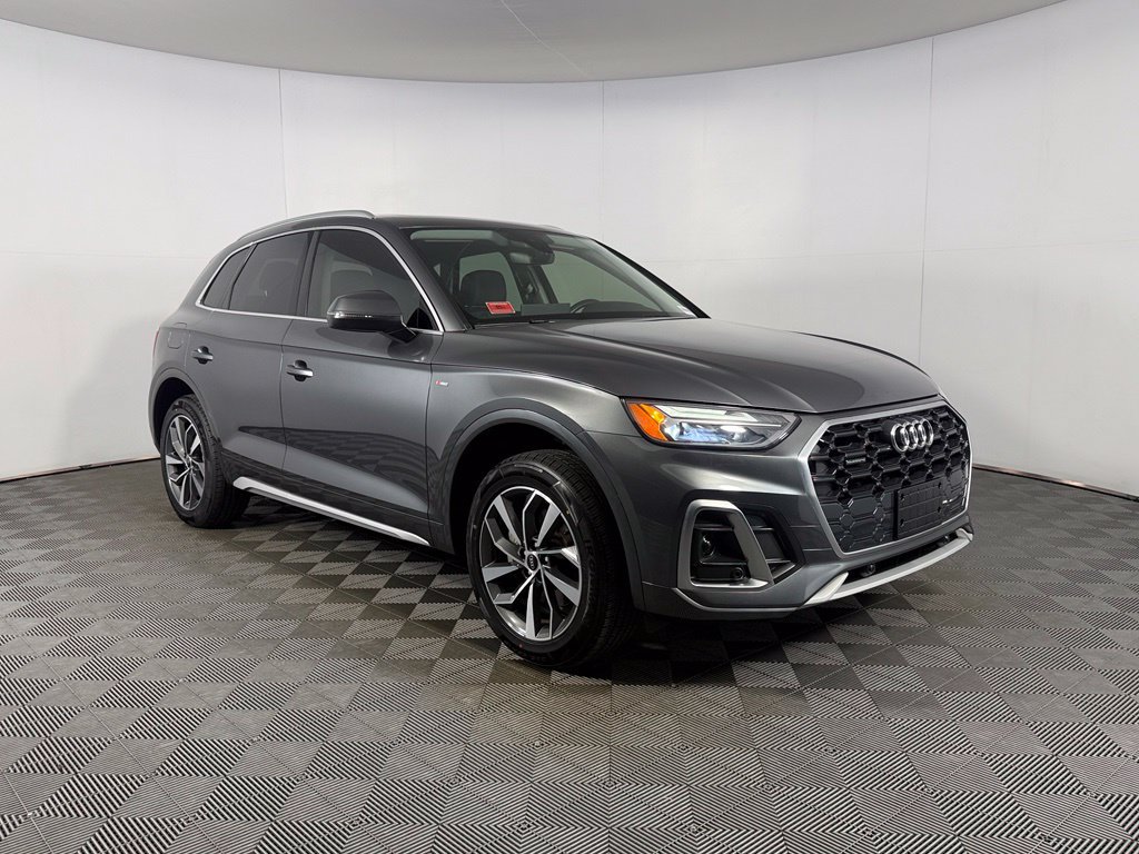 Used 2023 Audi Q5 2.0T Premium w/ Convenience Package AWD/4WD image 4