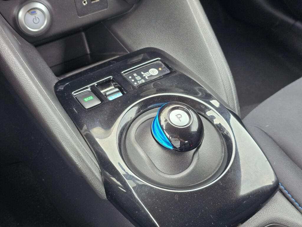 Used 2018 Nissan Leaf SV w/ Protection Package FWD image 26
