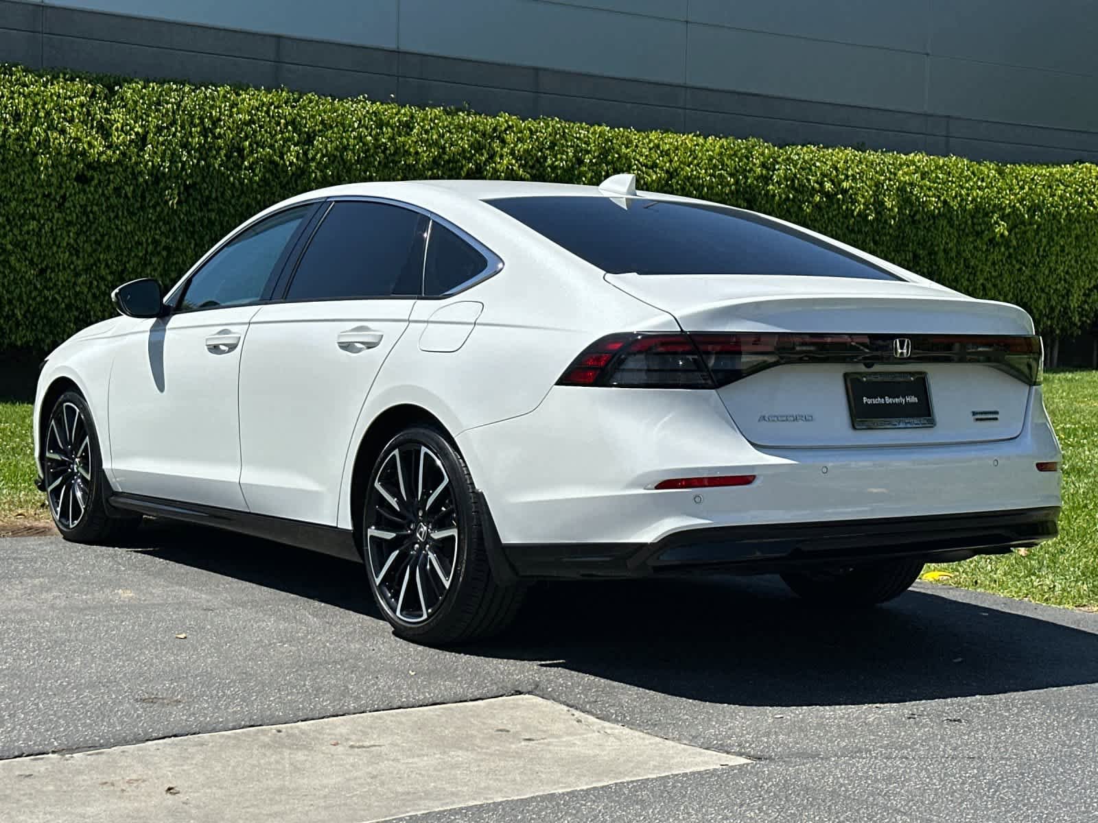 Used 2023 Honda Accord Touring image 3