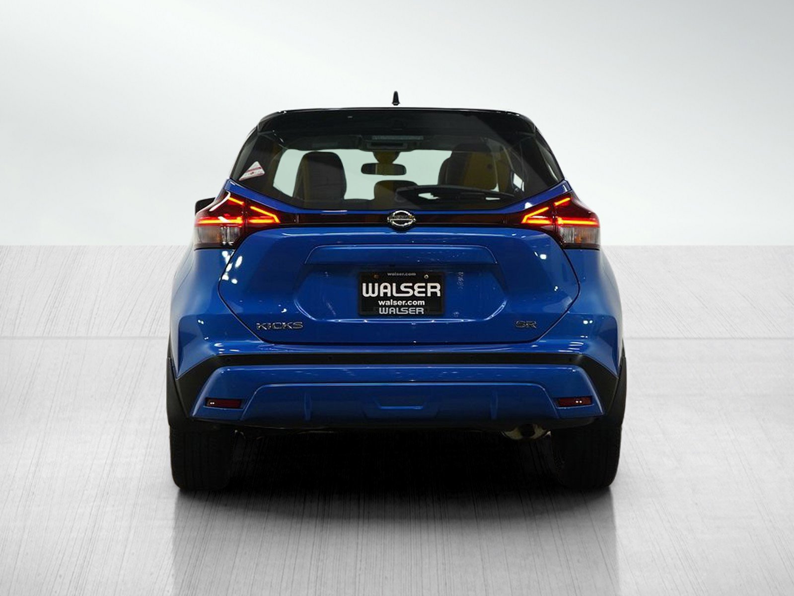 Used 2021 Nissan Kicks SR w/ SR Premium Package image 4