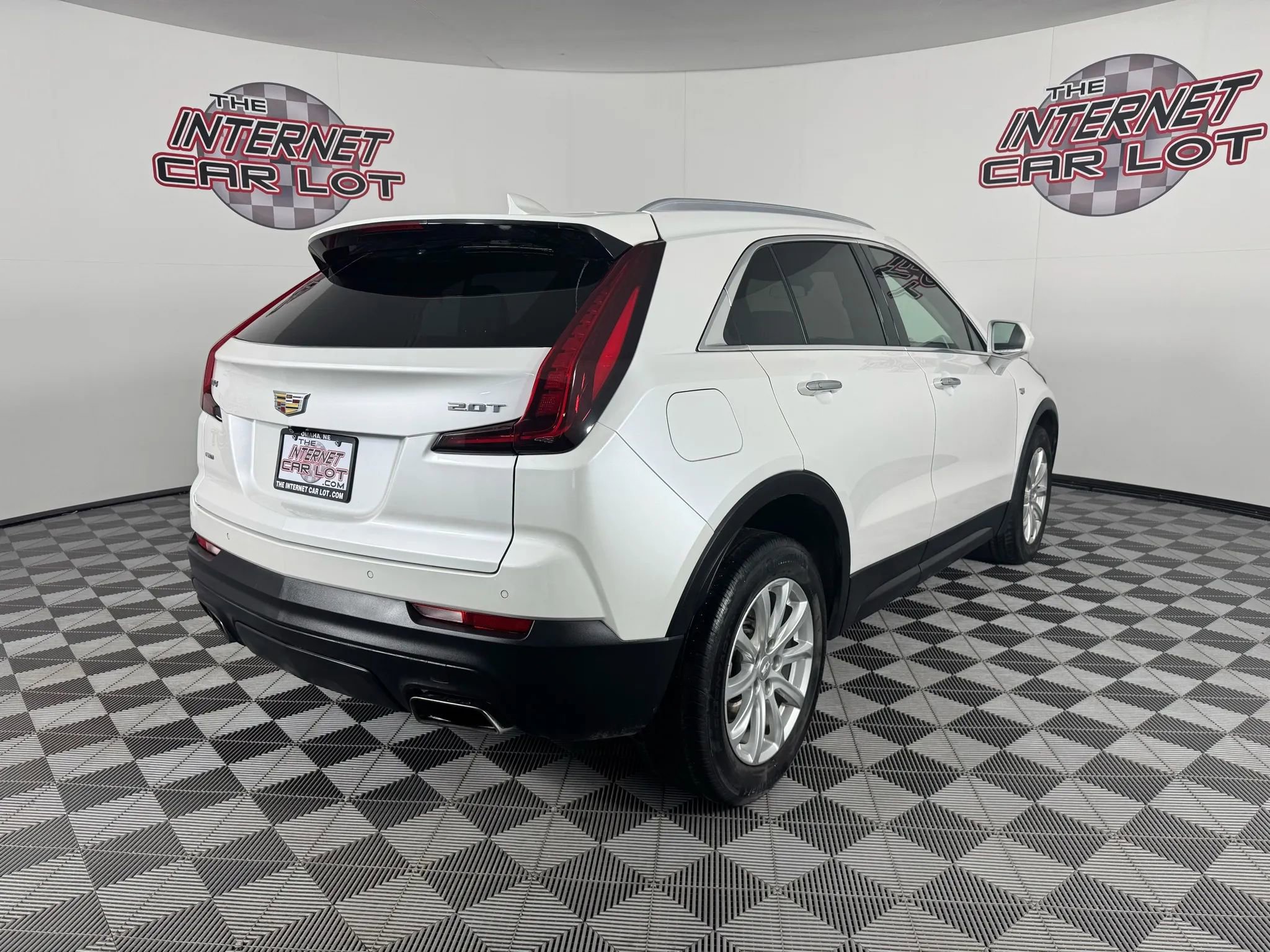 Used 2019 Cadillac XT4 Luxury w/ Cold Weather Package image 5
